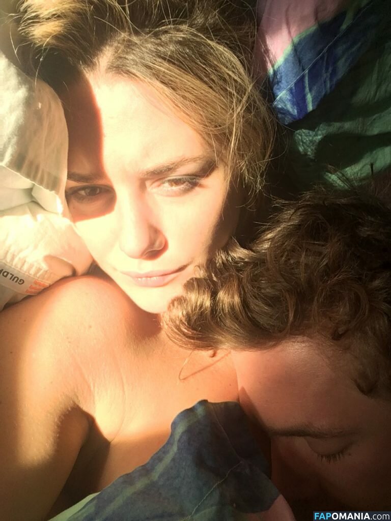 Addison Timlin Naken Läckta Foto #41