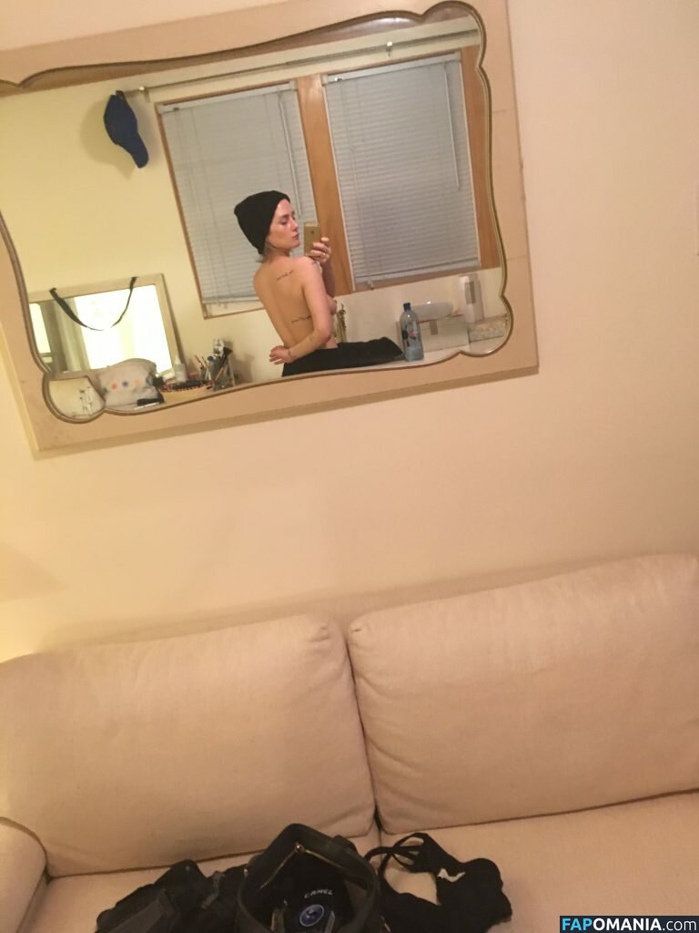 Addison Timlin Naken Läckta Foto #52