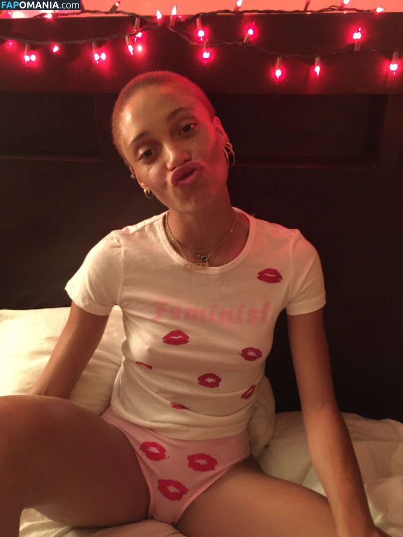 Adwoa Aboah Naken Läckta Foto #30