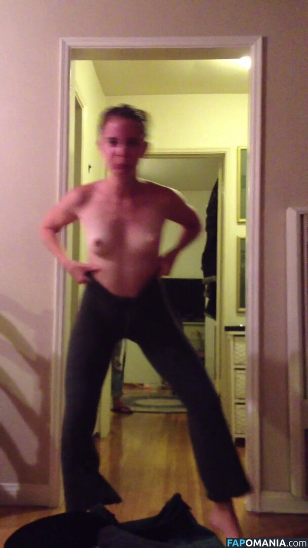 Alexa Nikolas Naken Läckta Foto #7