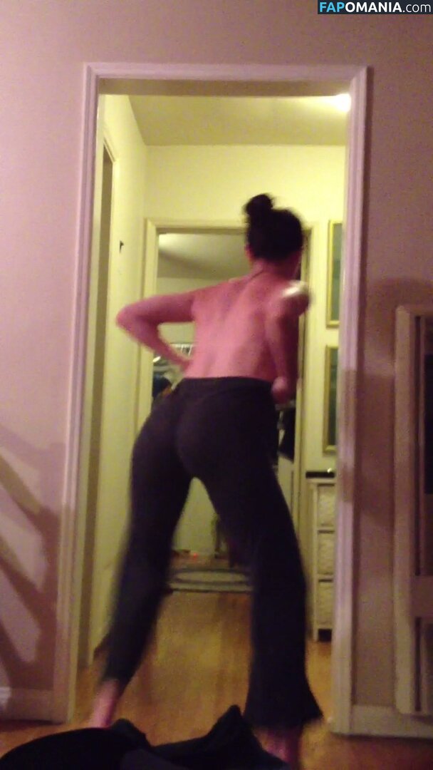 Alexa Nikolas Naken Läckta Foto #8