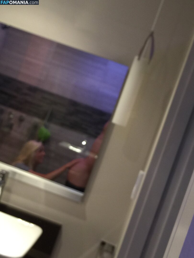 Alexandra Cooper Naken Läckta Foto #16