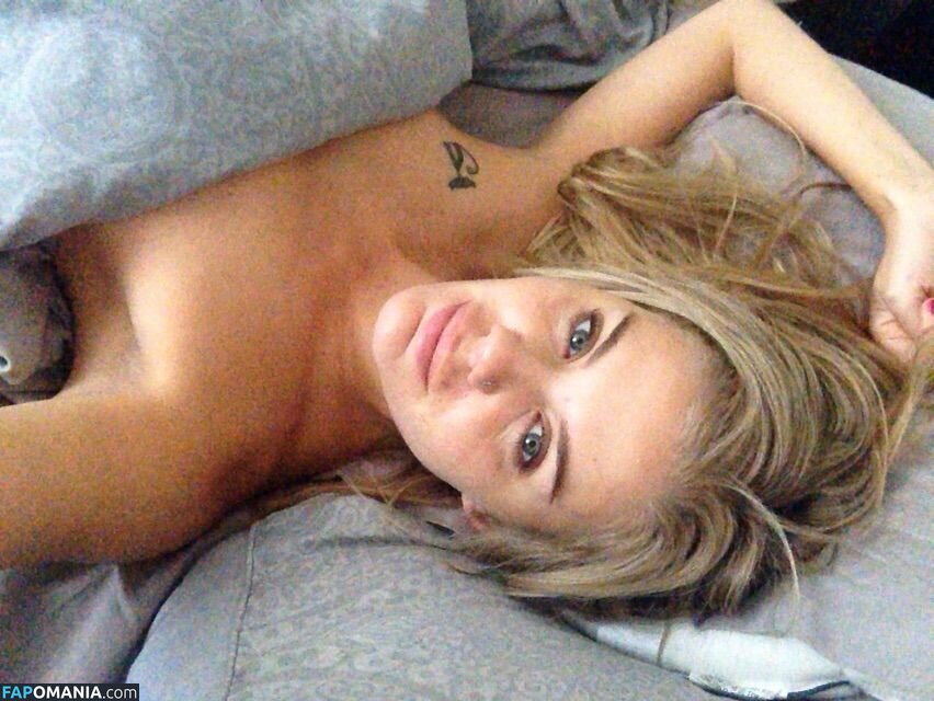 Alice Haig Naken Läckta Foto #3