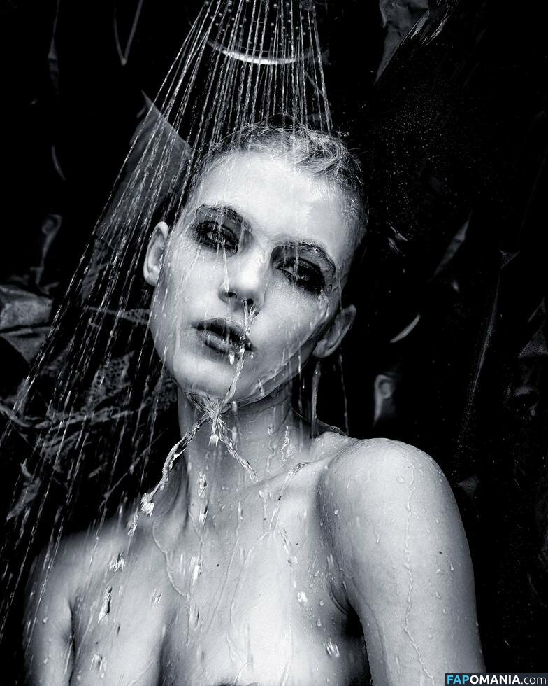 Allegra Carpenter Naken Läckta Foto #81