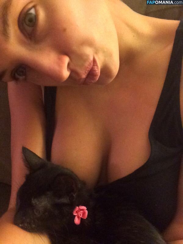 Alyssa Arce Naken Läckta Foto #32