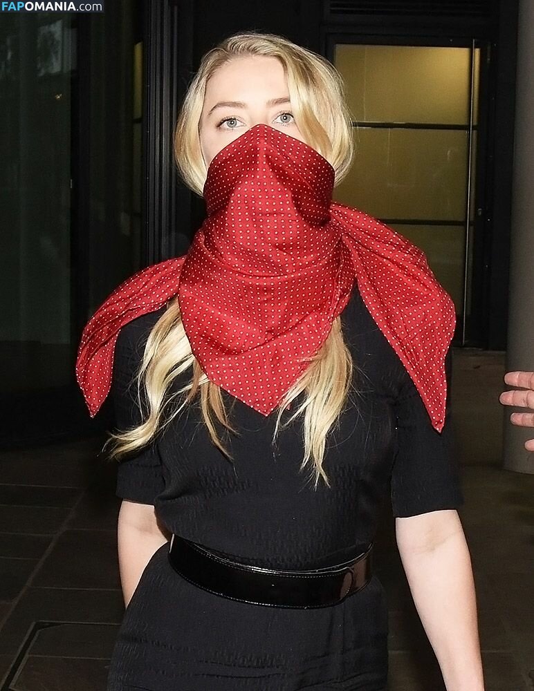 Amber Heard Naken Läckta Foto #57