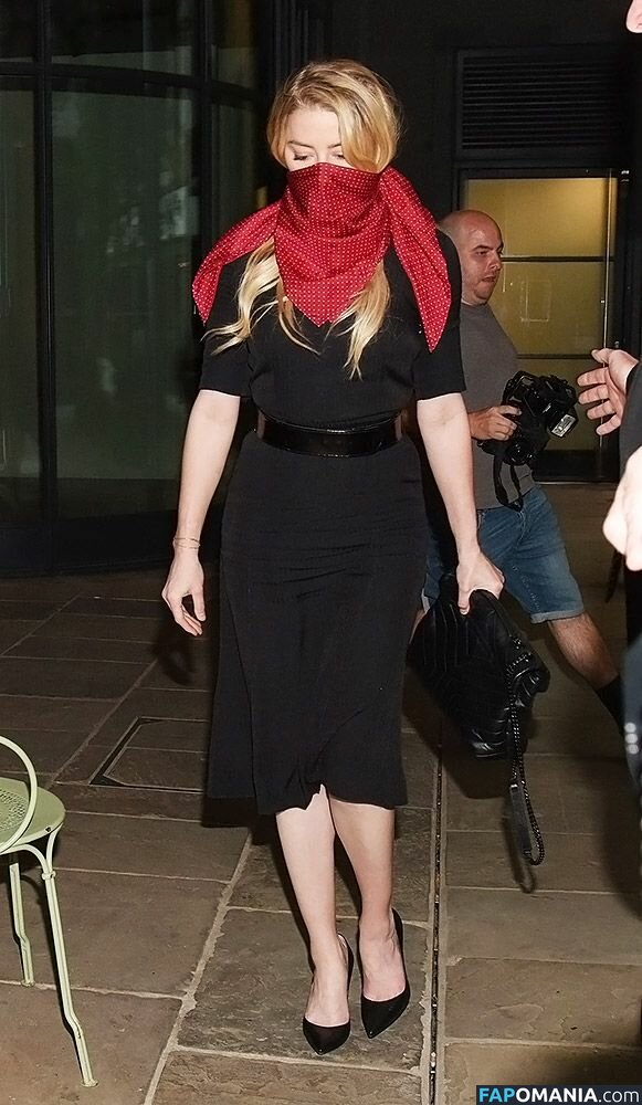 Amber Heard Naken Läckta Foto #59