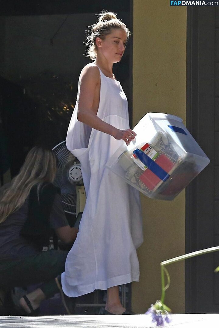 Amber Heard Naken Läckta Foto #91