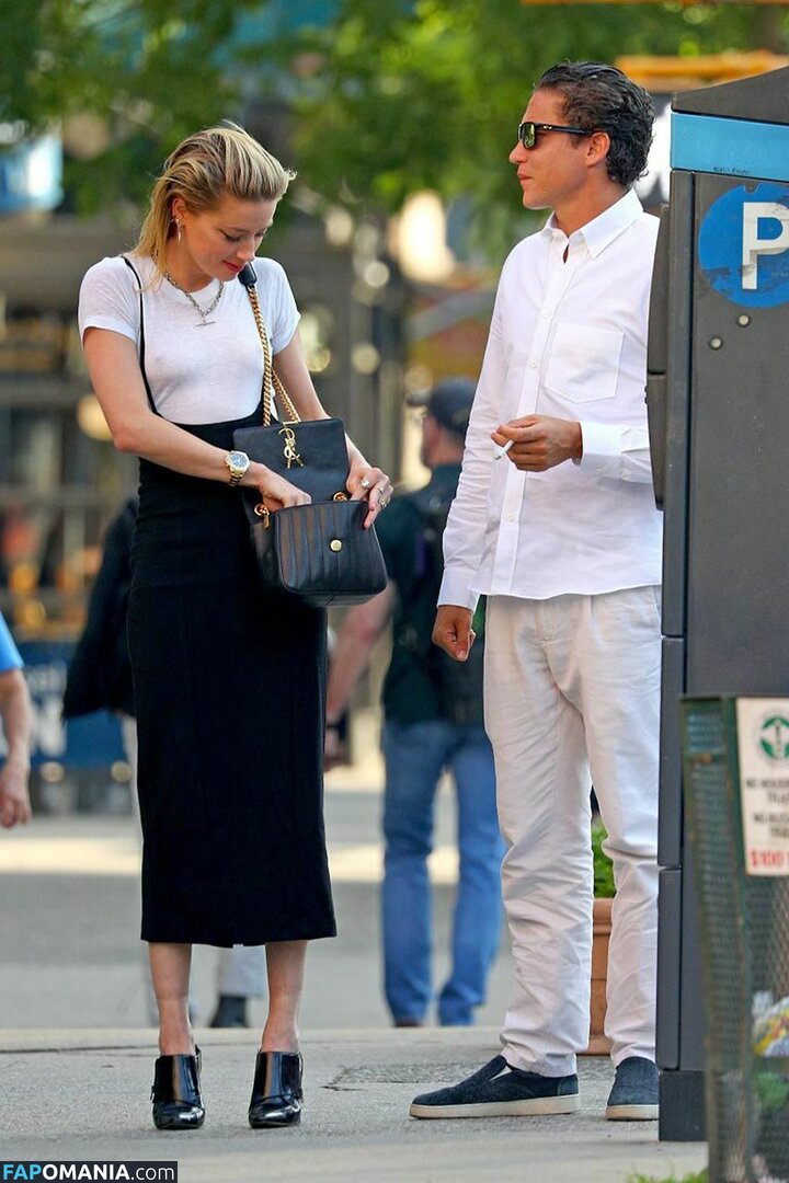 Amber Heard Naken Läckta Foto #172