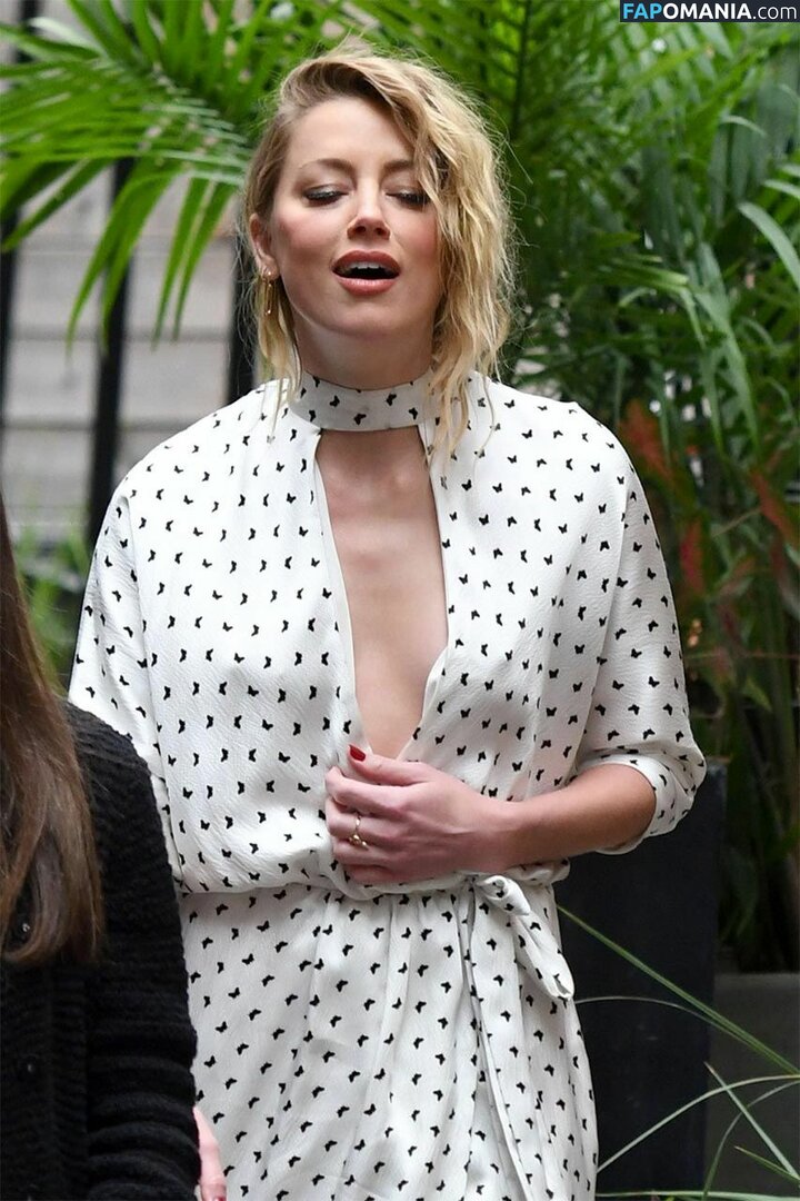 Amber Heard Naken Läckta Foto #205