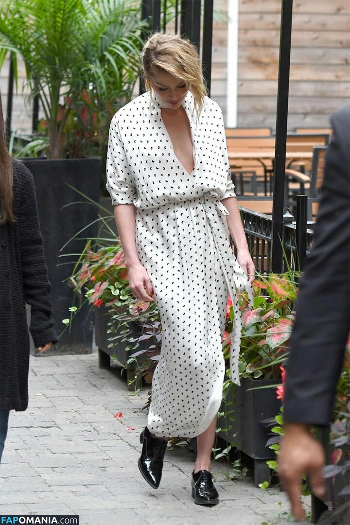 Amber Heard Naken Läckta Foto #209