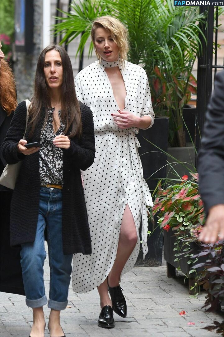 Amber Heard Naken Läckta Foto #211