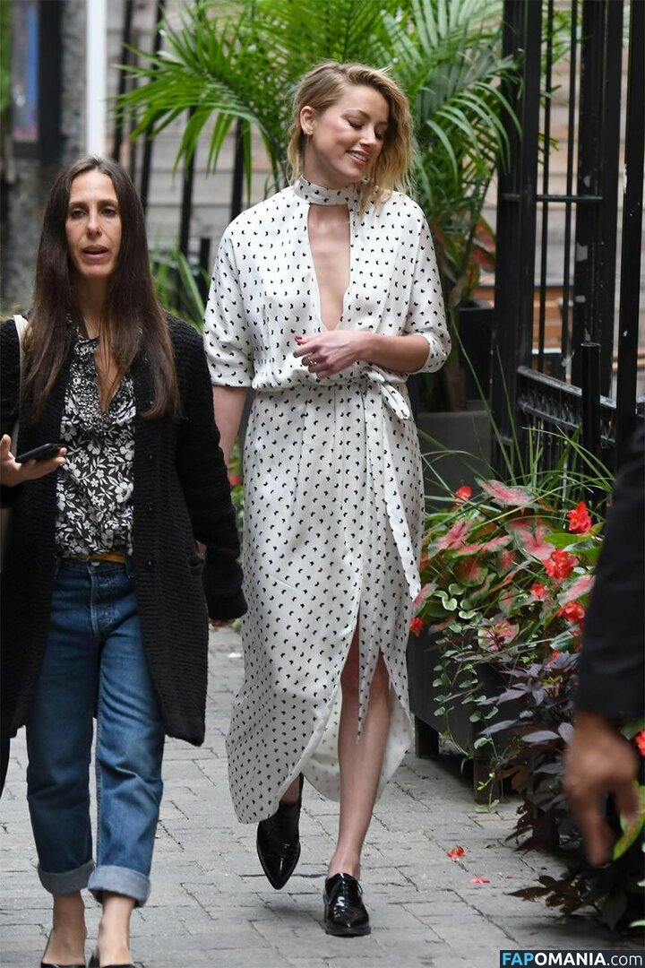 Amber Heard Naken Läckta Foto #216