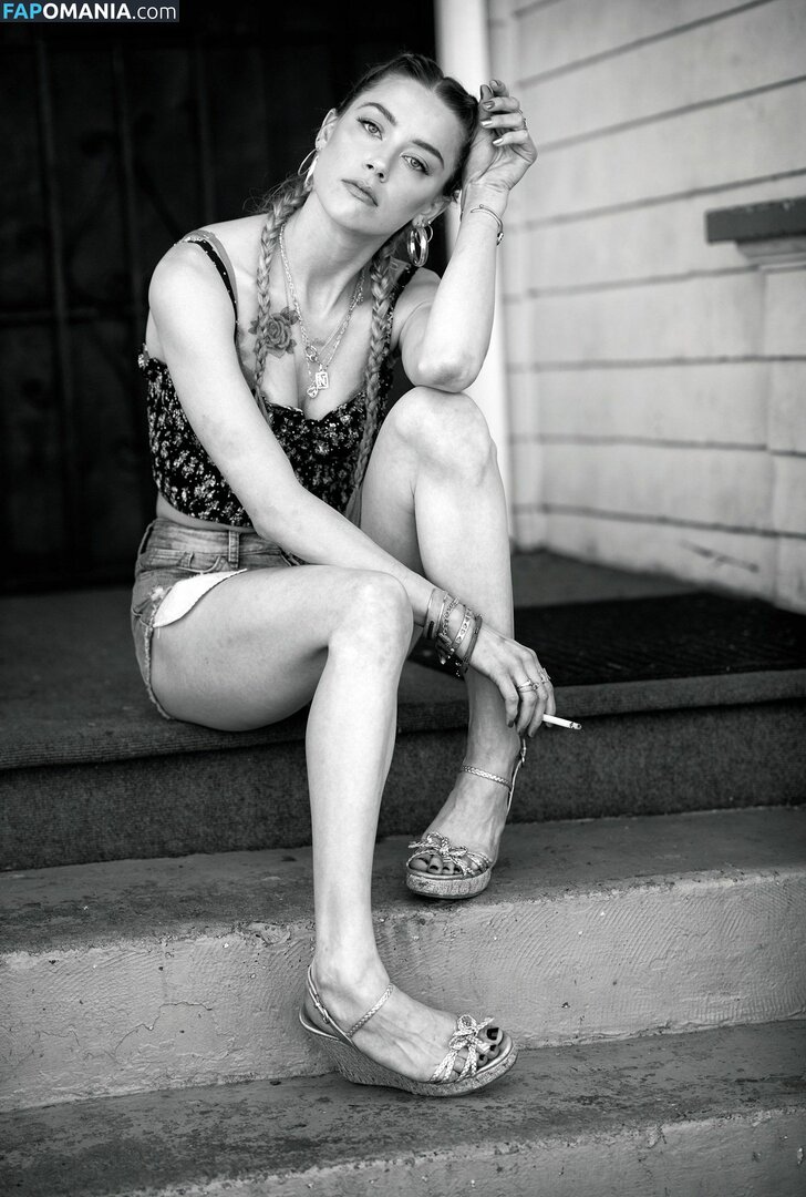 Amber Heard Naken Läckta Foto #235