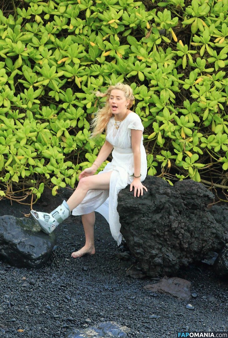 Amber Heard Naken Läckta Foto #238