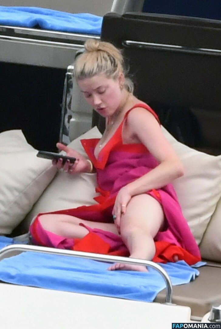 Amber Heard Naken Läckta Foto #247