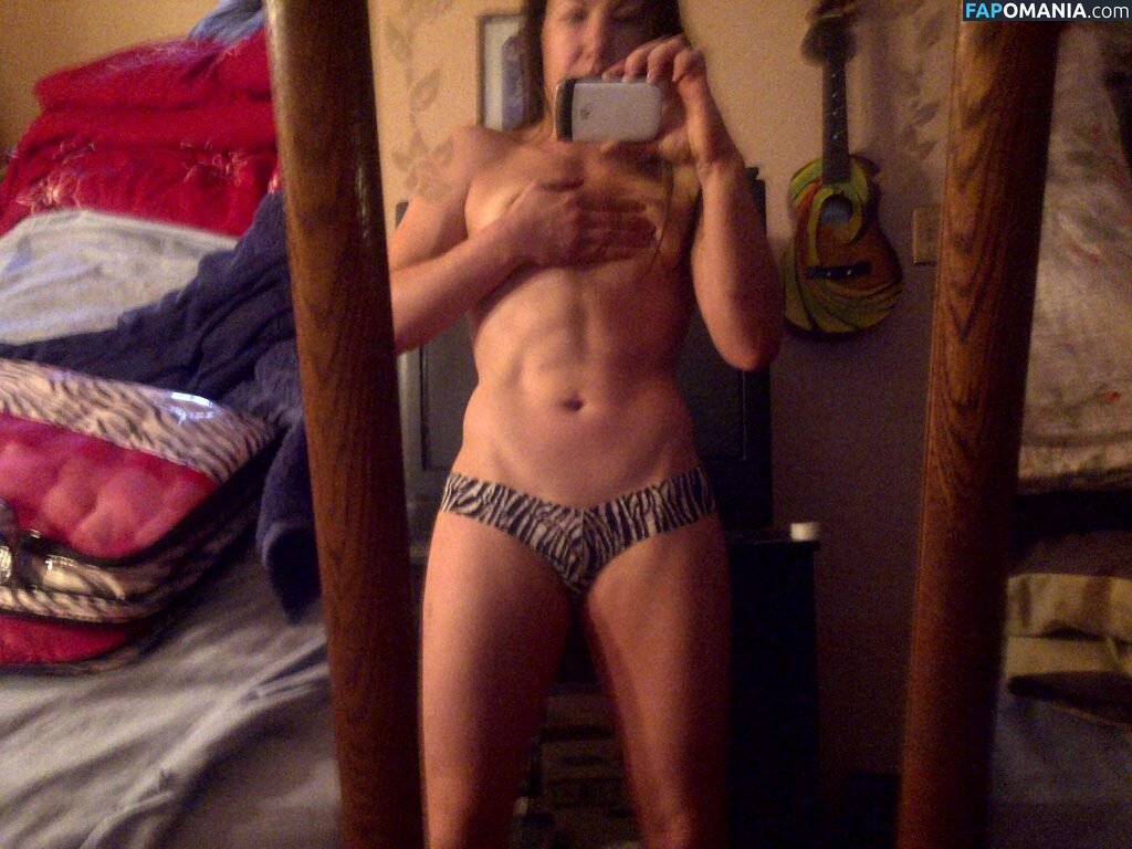 Angela Magana Naken Läckta Foto #17