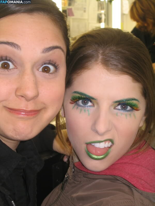 Anna Kendrick Naken Läckta Foto #2