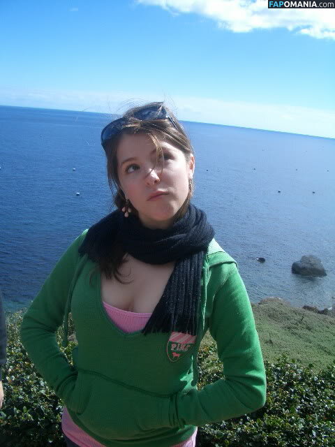 Anna Kendrick Naken Läckta Foto #14