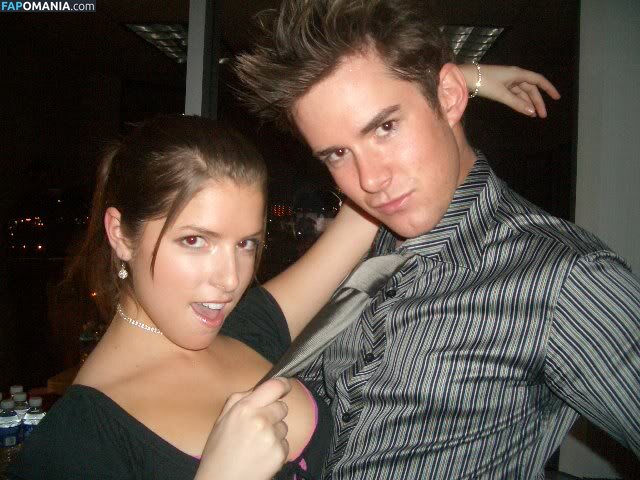 Anna Kendrick Naken Läckta Foto #16