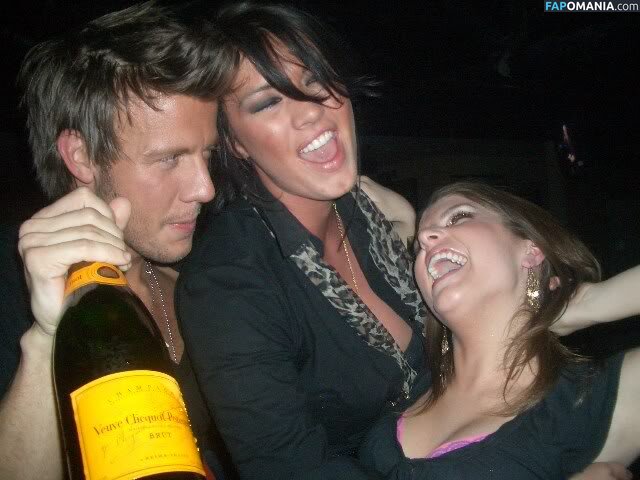 Anna Kendrick Naken Läckta Foto #24