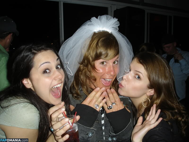 Anna Kendrick Naken Läckta Foto #35