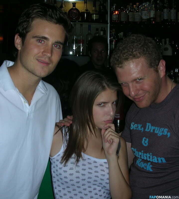 Anna Kendrick Naken Läckta Foto #43