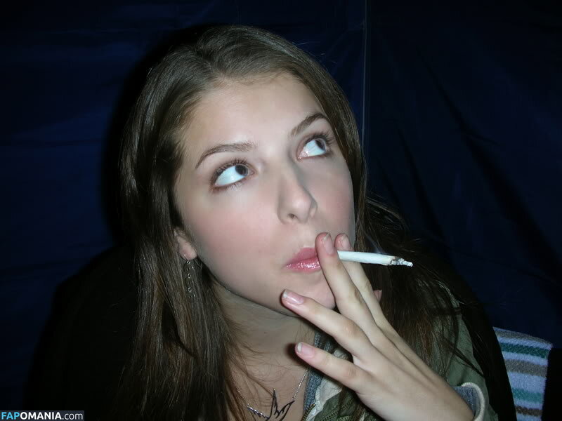 Anna Kendrick Naken Läckta Foto #45