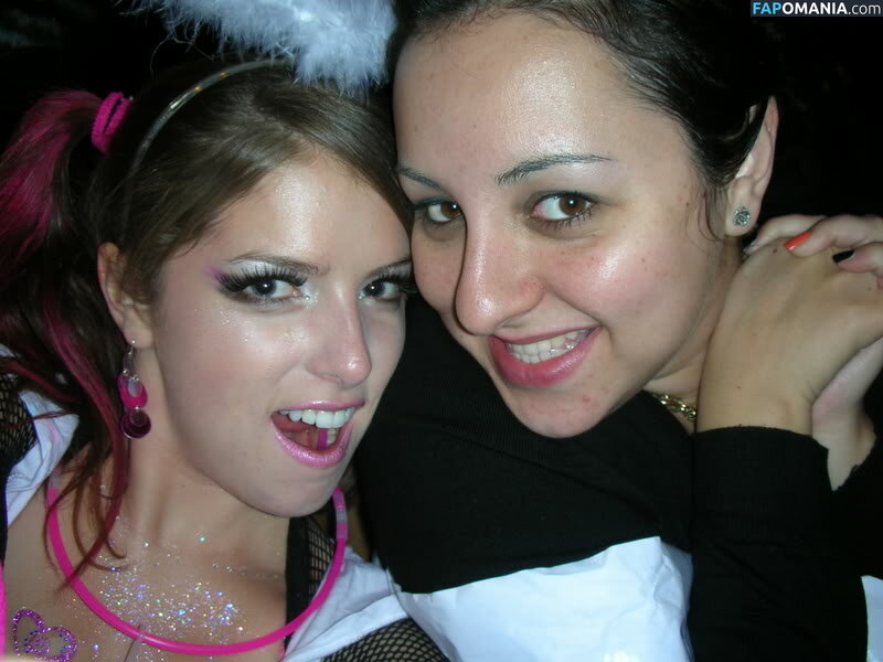 Anna Kendrick Naken Läckta Foto #60