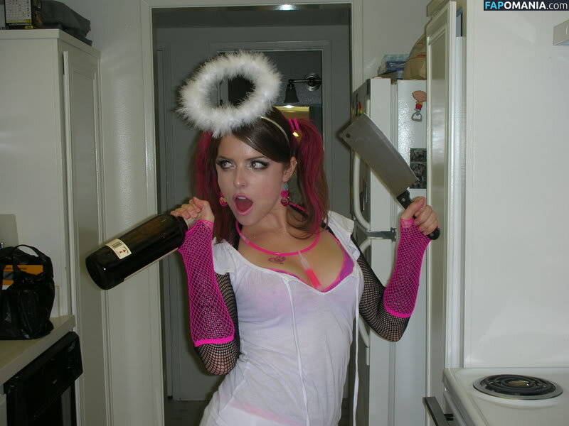 Anna Kendrick Naken Läckta Foto #62