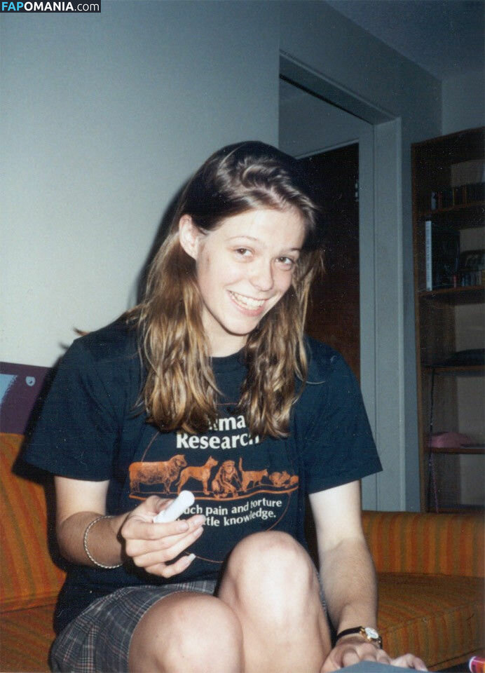 Ariadne Shaffer Naken Läckta Foto #1