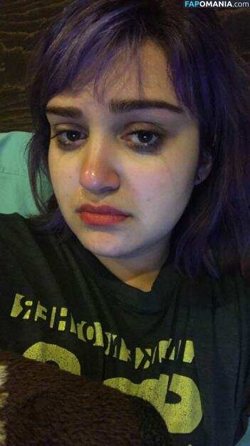 Ariela Barer Naken Läckta Foto #11