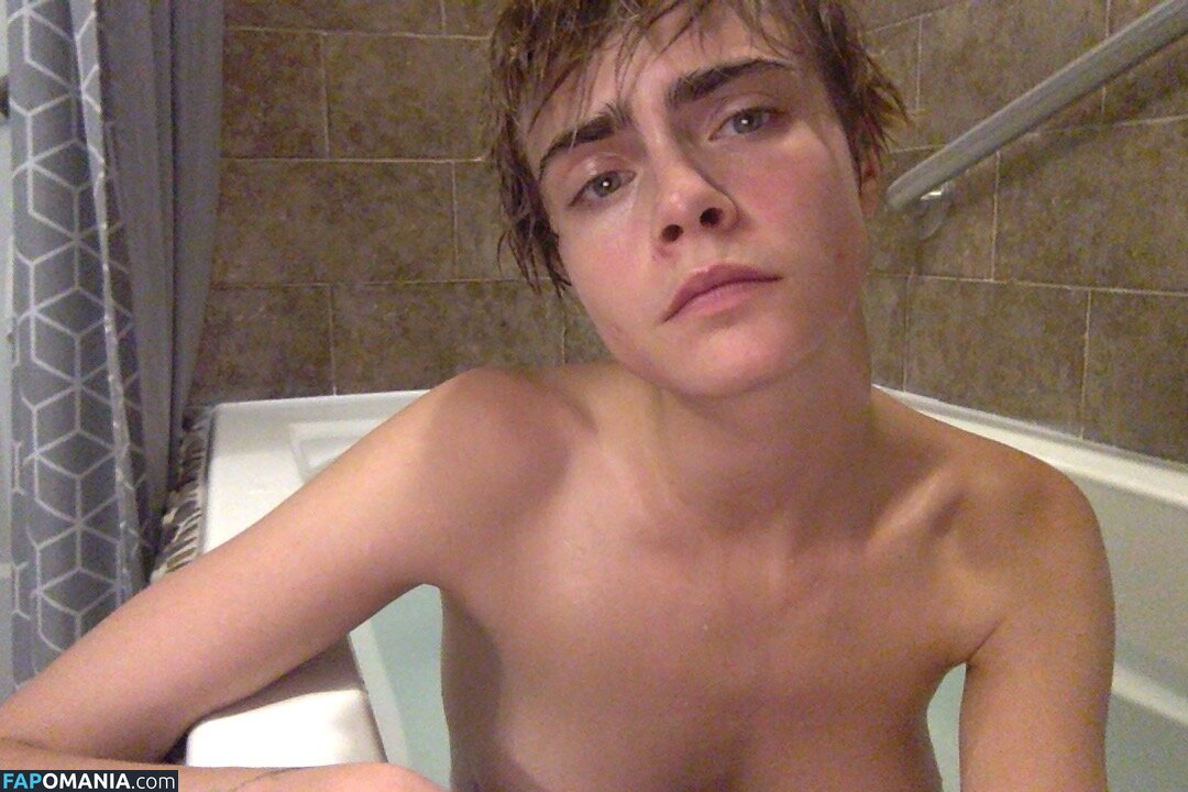 Ashley Benson And Cara Delevingne Naken Läckta Foto #10