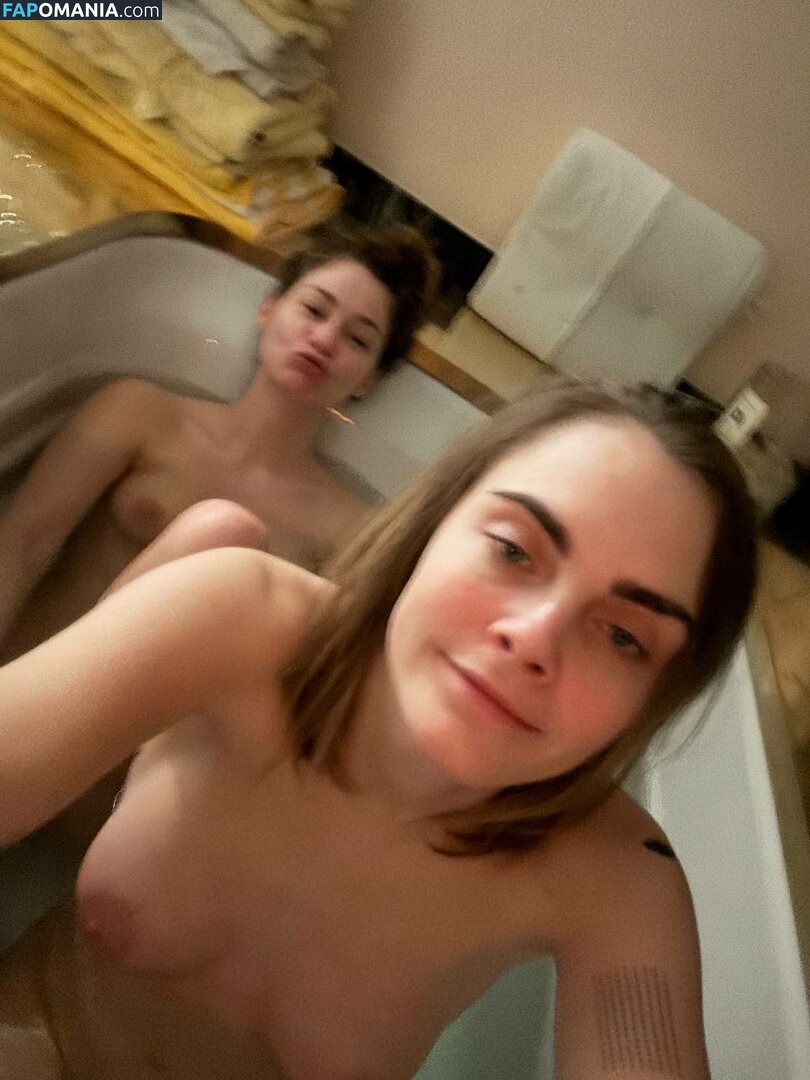 Ashley Benson And Cara Delevingne Naken Läckta Foto #69