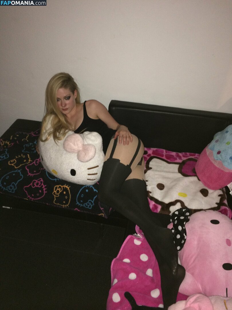 Avril Lavigne Naken Läckta Foto #8