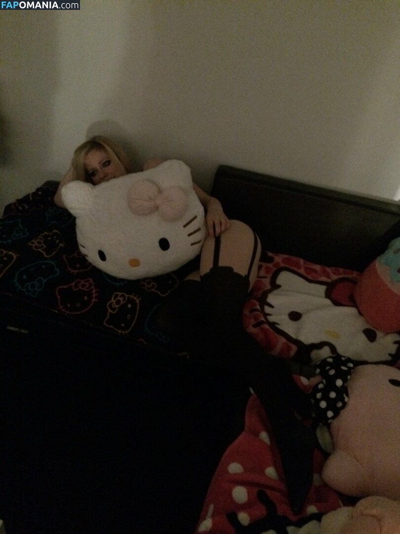 Avril Lavigne Naken Läckta Foto #14