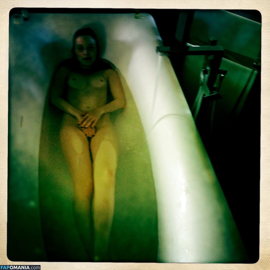 Bella Heathcote Naken Läckta Foto #6