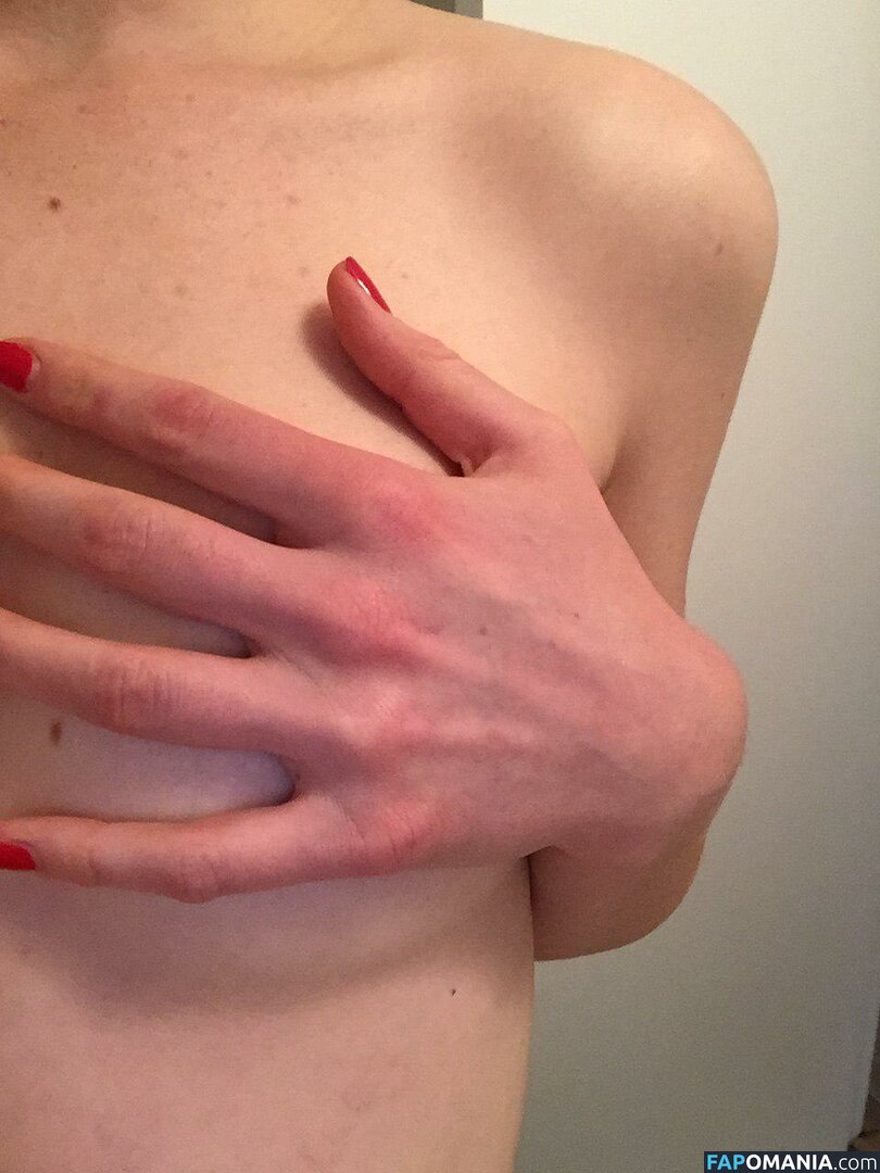 Bonnie Wright Naken Läckta Foto #23