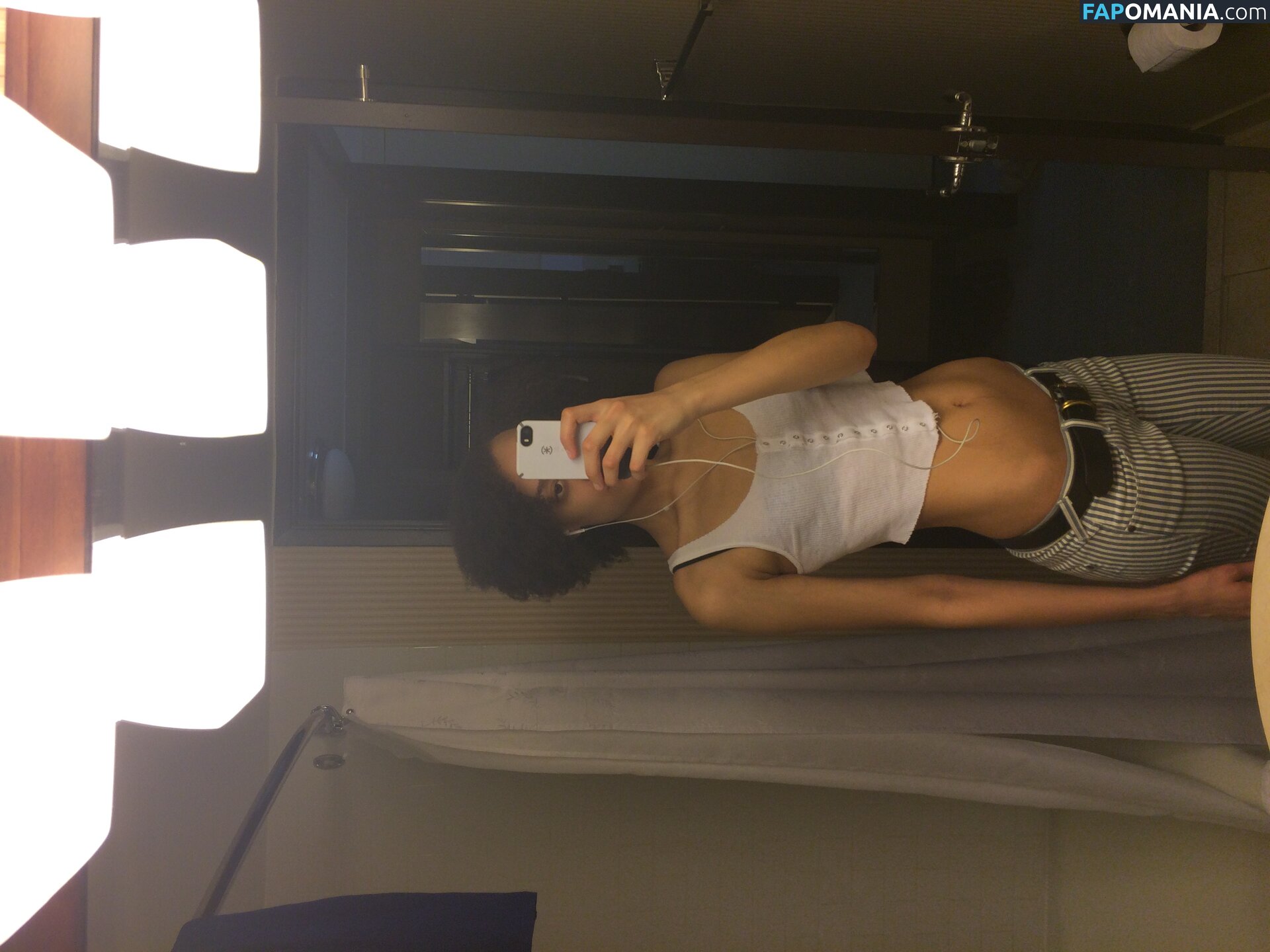 Britne Oldford Naken Läckta Foto #14