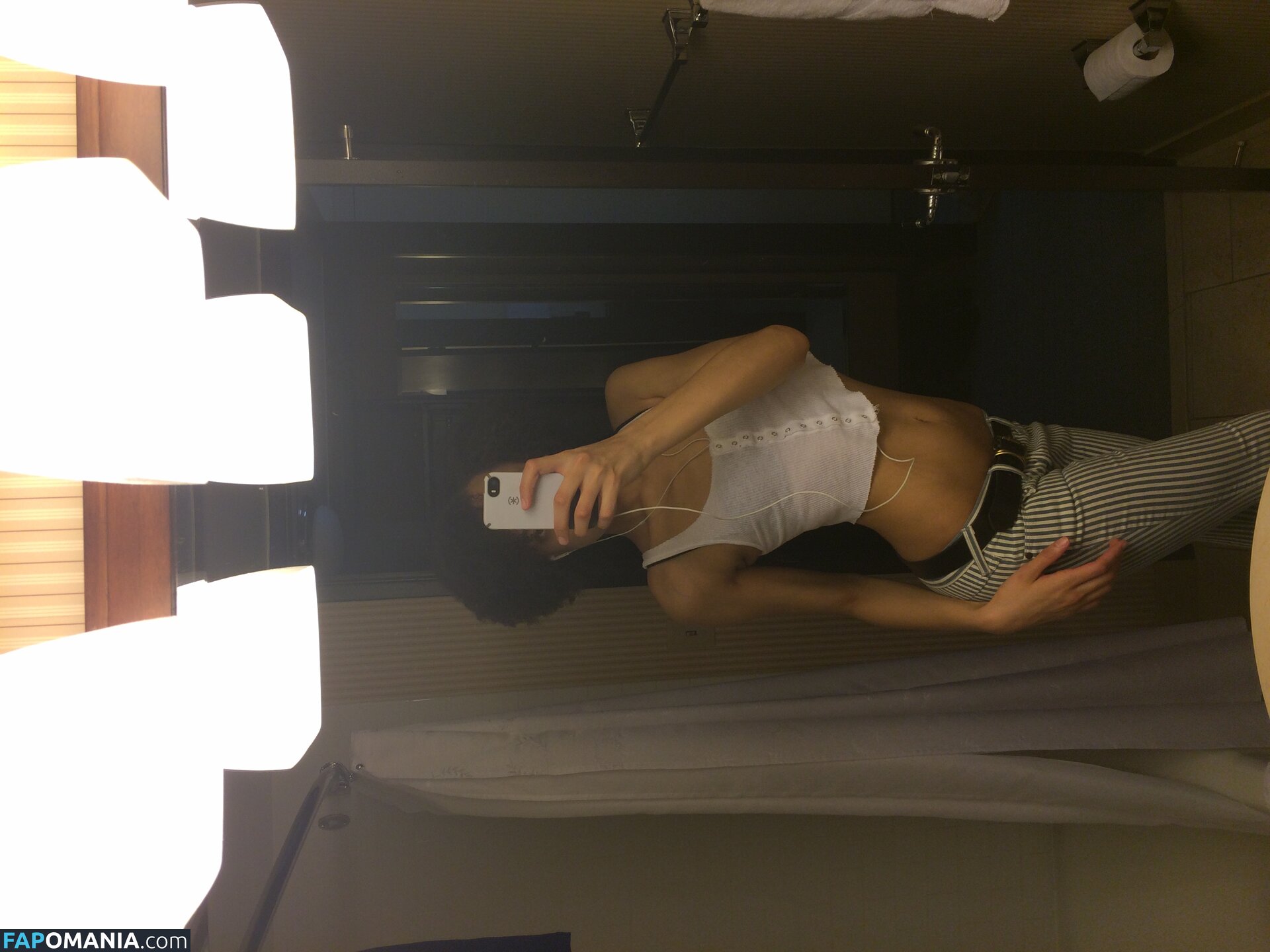 Britne Oldford Naken Läckta Foto #15