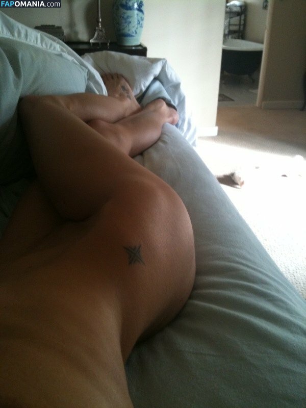 Brooke Burns Naken Läckta Foto #2