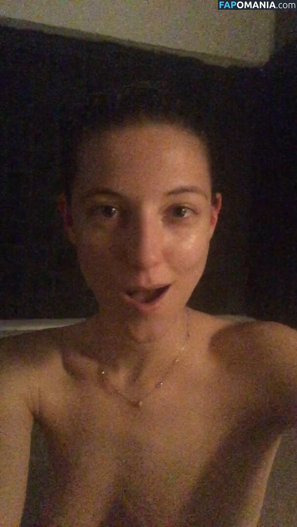 Caitlin Gerard Naken Läckta Foto #10