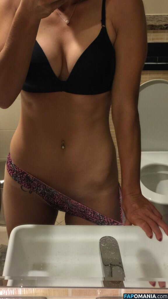 Carly Booth Naken Läckta Foto #12