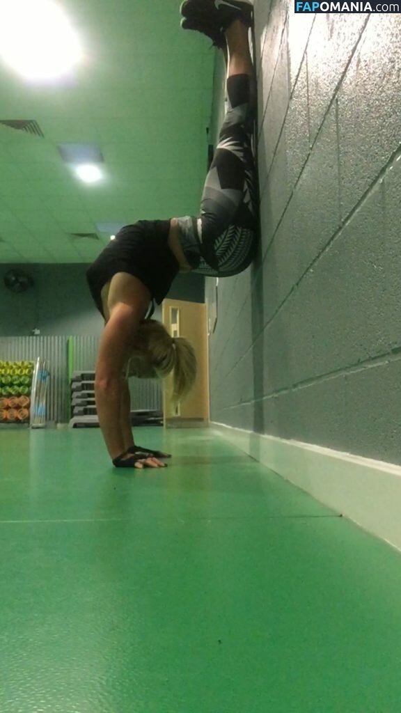 Carly Booth Naken Läckta Foto #36