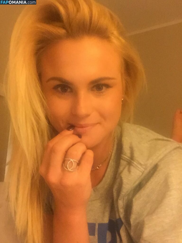 Carly Booth Naken Läckta Foto #47