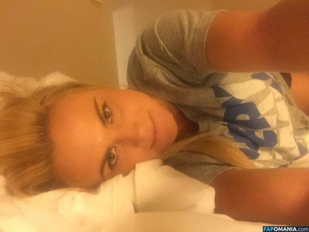 Carly Booth Naken Läckta Foto #50