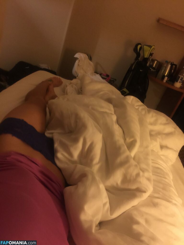 Carly Booth Naken Läckta Foto #55