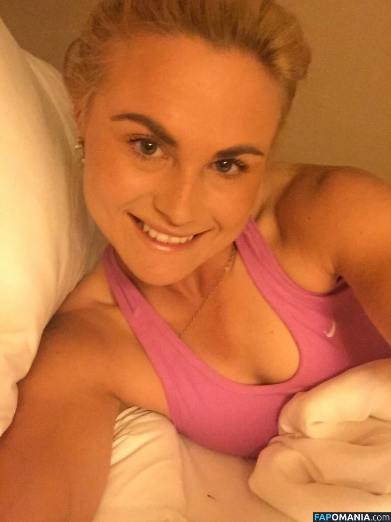 Carly Booth Naken Läckta Foto #59