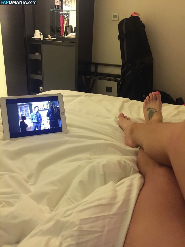 Carly Booth Naken Läckta Foto #76