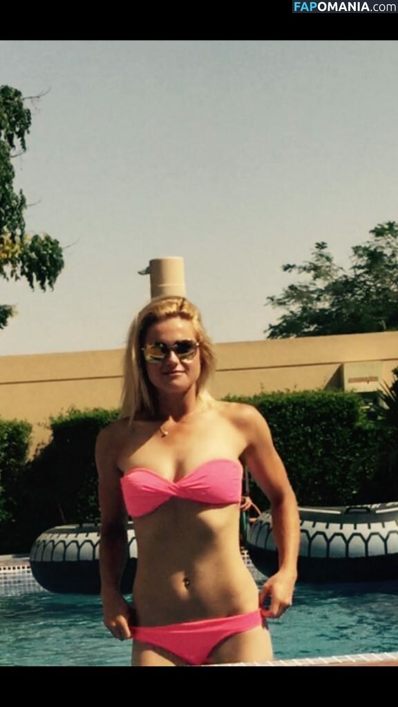 Carly Booth Naken Läckta Foto #103